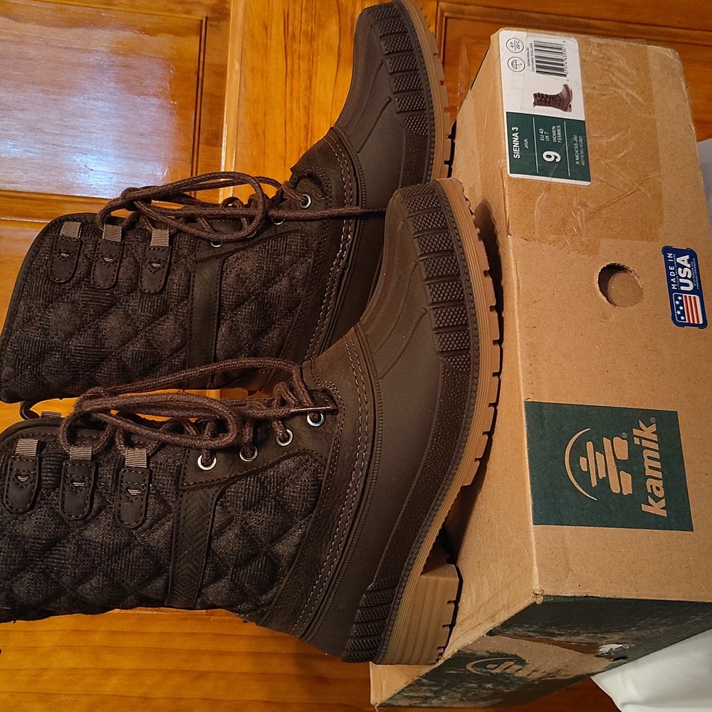 Kamik Sienna 3 Dark Brown Lace-Up Boots - Picture 2 of 6